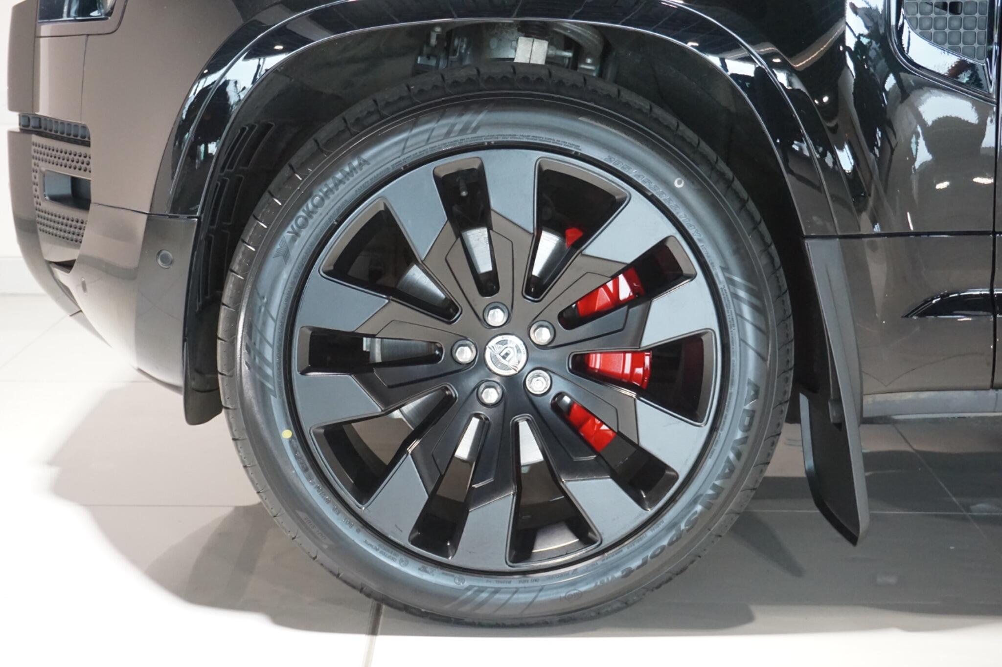 Land Rover Defender 110 3.0 D300 MHEV X-Dynamic HSE Hard Top SUV 5dr Diesel Auto 4WD MWB Euro 6 (s/s) (300 ps)